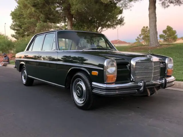 1972 Mercedes-Benz 200-Series