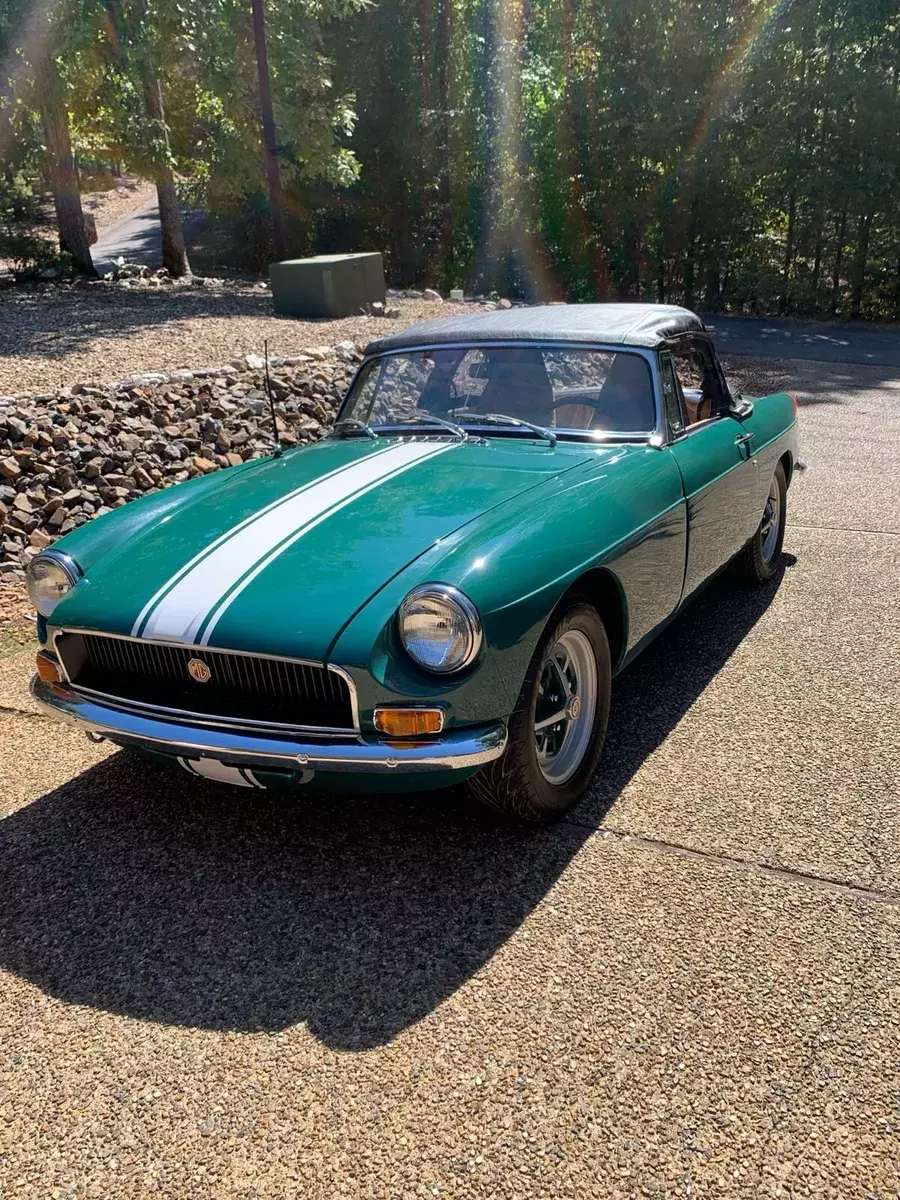 1972 MG MGB white