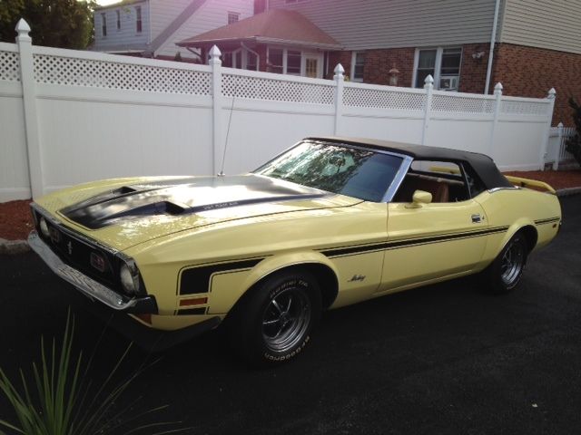 1972 Ford Mustang Yellow