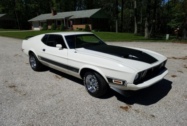 1972 Ford Mustang sports roof