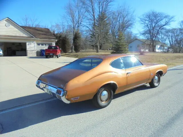 1972 Oldsmobile Cutlass no vinyl top