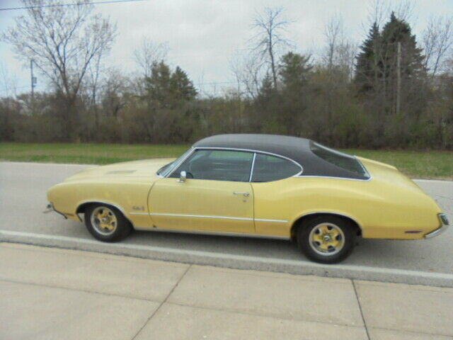 1972 Oldsmobile Cutlass 2dr hardtop