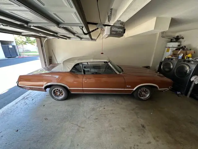 1972 Oldsmobile Cutlass supreme