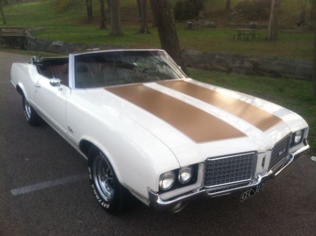 1972 Oldsmobile Cutlass Supreme Convertible