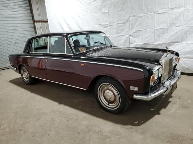 1972 Rolls-Royce Silver Shadow 1972 ROLLS-ROYCE SILVER SHADOW /LWB/64K MILES