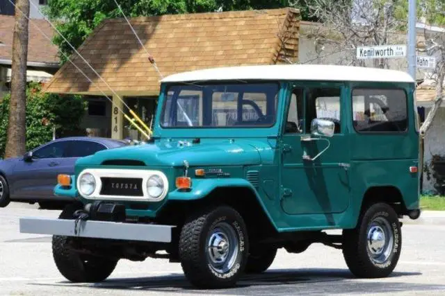 1972 Toyota FJ 40 Land Cruiser