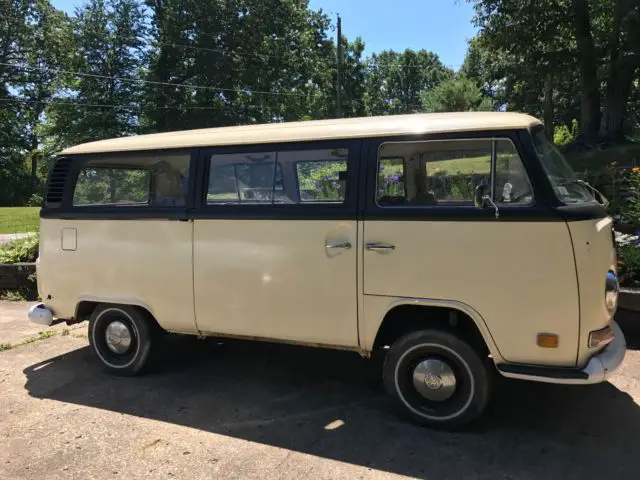 1972 Volkswagen Bus/Vanagon Deluxe