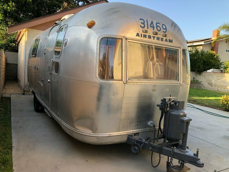 1973 Other Makes 1973 Airstream Land Yacht 23" Rear Bath double bed