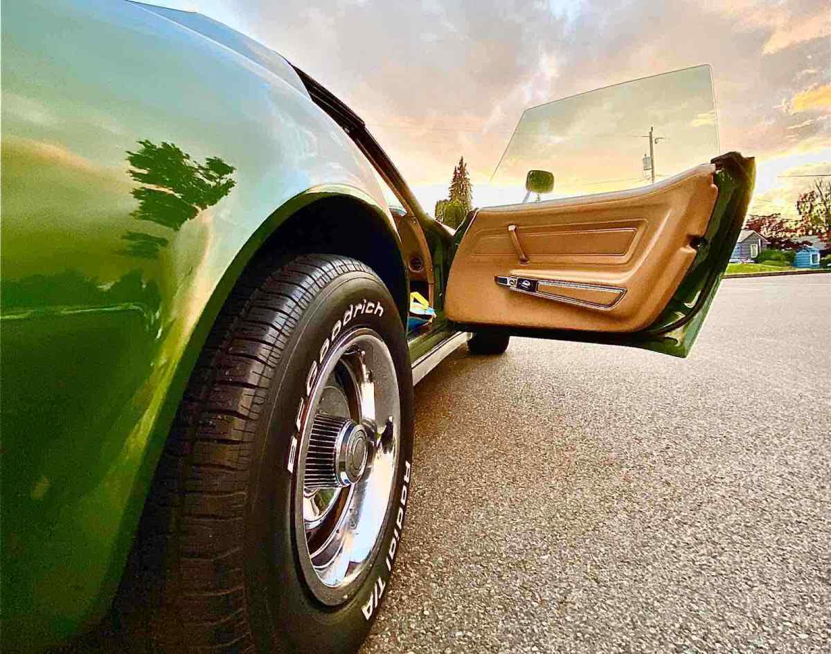 1973 Chevrolet corvette stingray 454 T-Top Coupe