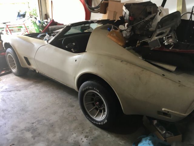 1973 Chevrolet Corvette t-top/convertible