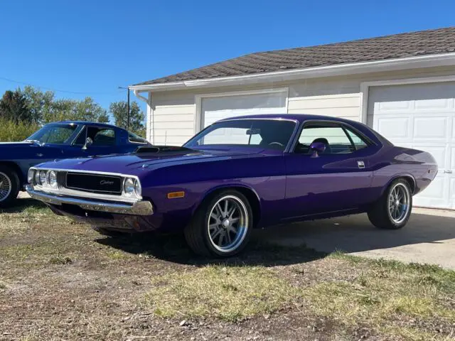 1973 Dodge Challenger R/T 1970 tribute shaker