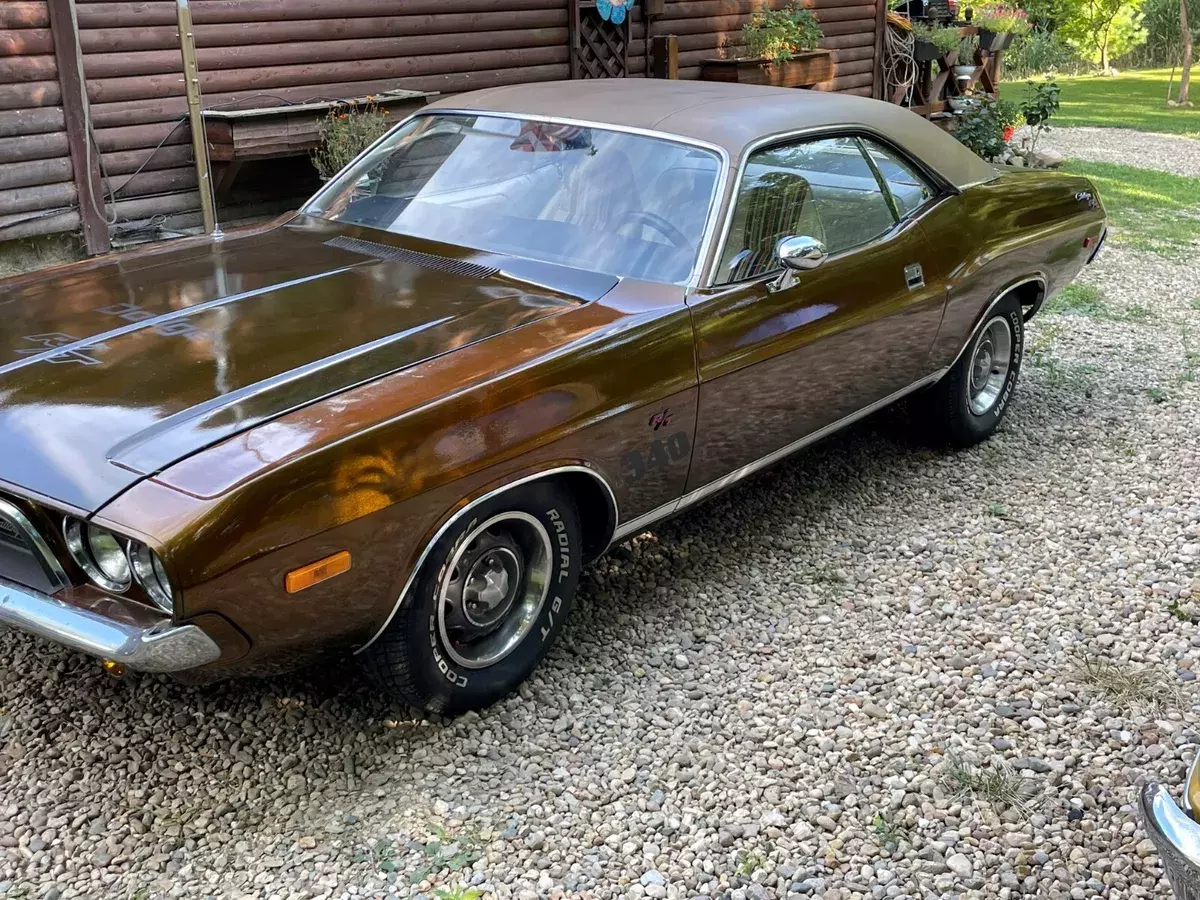 1973 Dodge Challenger Hang 10 front seats