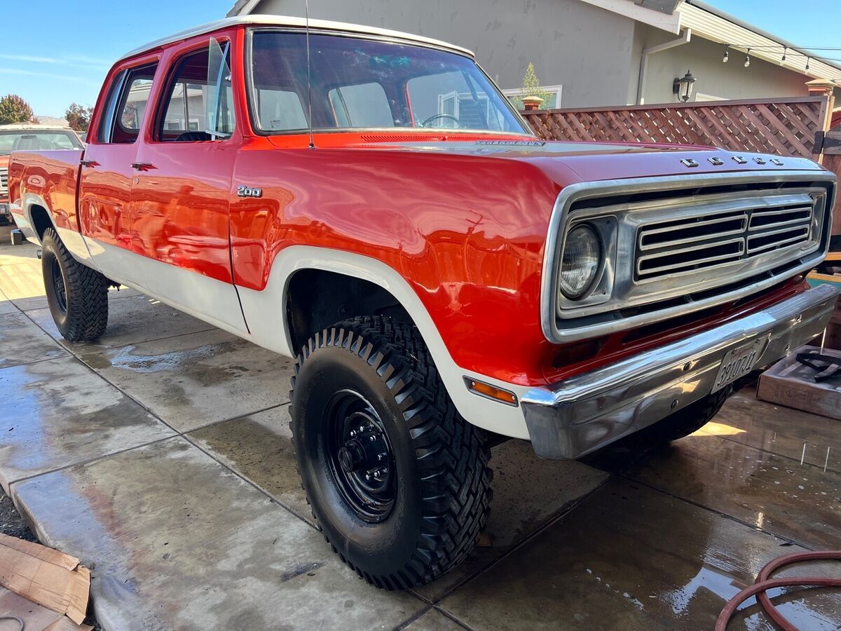 1973 Dodge Power Wagon W200