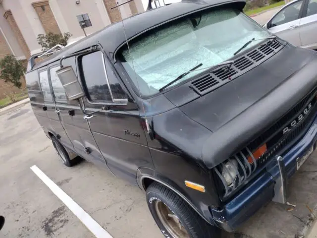 1973 Dodge Van Tradesman B200