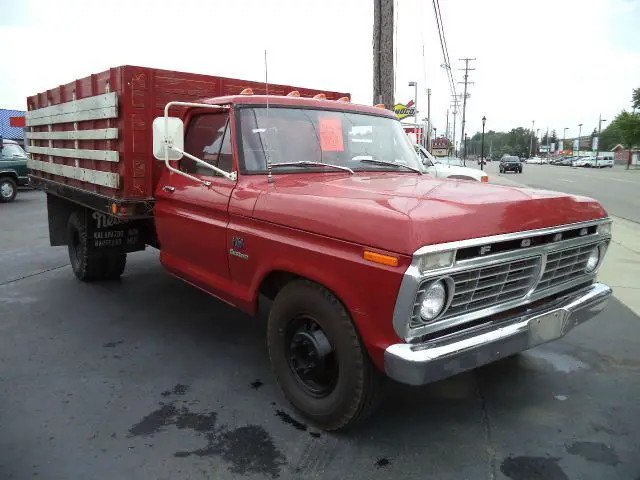 1973 Ford F-350 Stake Truck