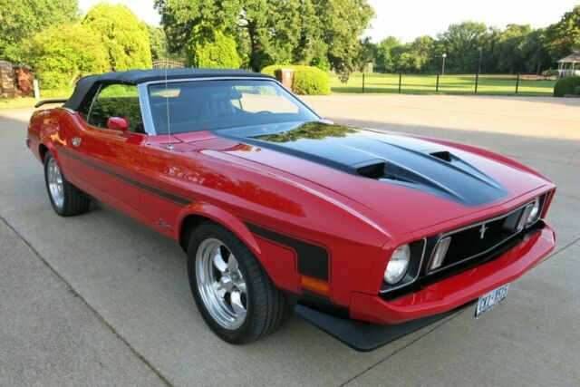 1973 Ford Mustang Red/Black