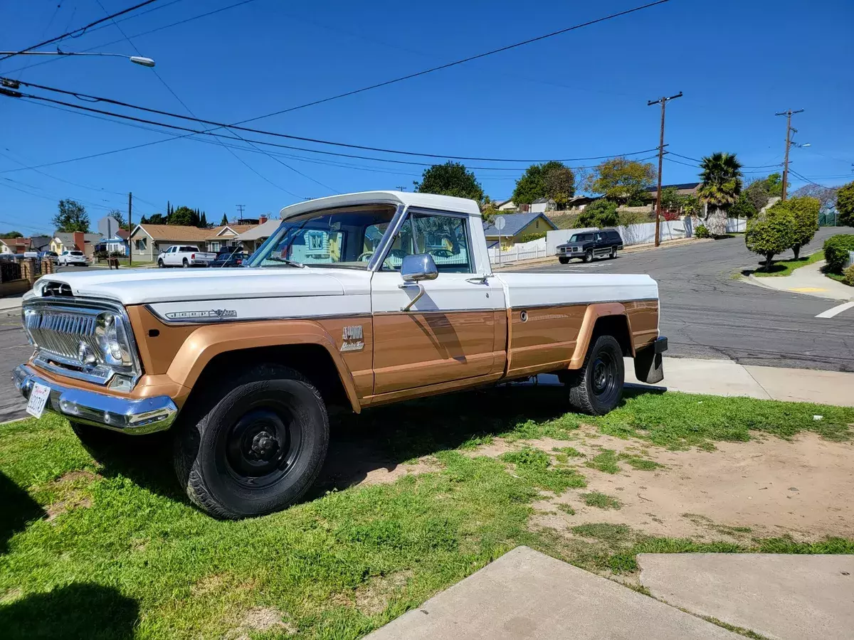 1973 Jeep J-4700