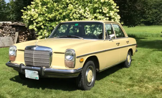 1973 Mercedes-Benz 200-Series Model: 220D - DIESEL