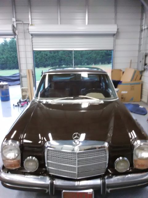 1973 Mercedes-Benz 200-Series