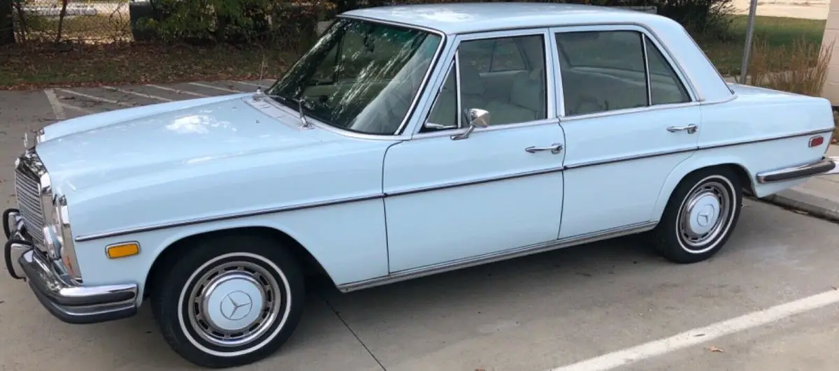 1973 Mercedes-Benz 200-Series