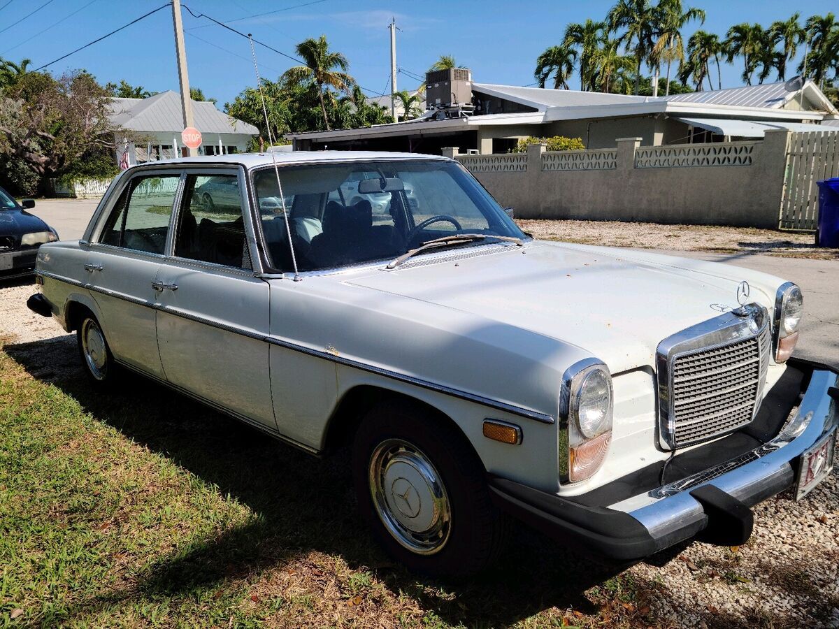 1973 Mercedes-Benz 240 D