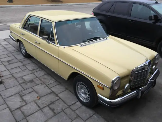 1973 Mercedes-Benz 200-Series Runs Drives Body Int VGood 2.8L I6 3 spd auto