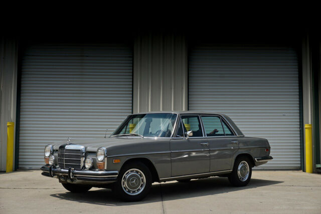 1973 Mercedes-Benz 200-Series 280 Sedan