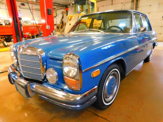 1973 Mercedes-Benz 200-Series