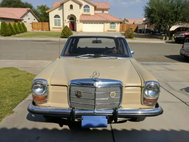 1973 Mercedes-Benz 220