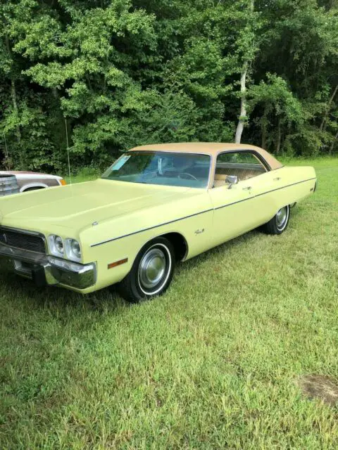 1973 Plymouth Fury vinyl top