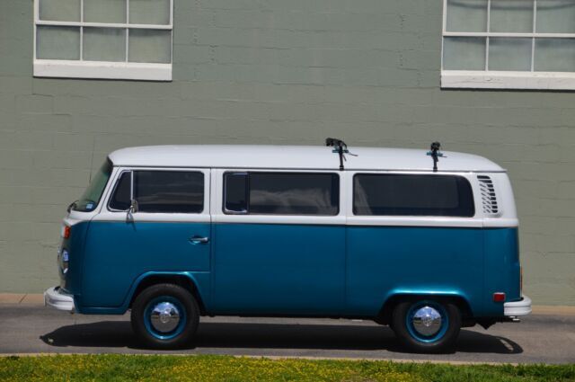 1973 Volkswagen Bus/Vanagon