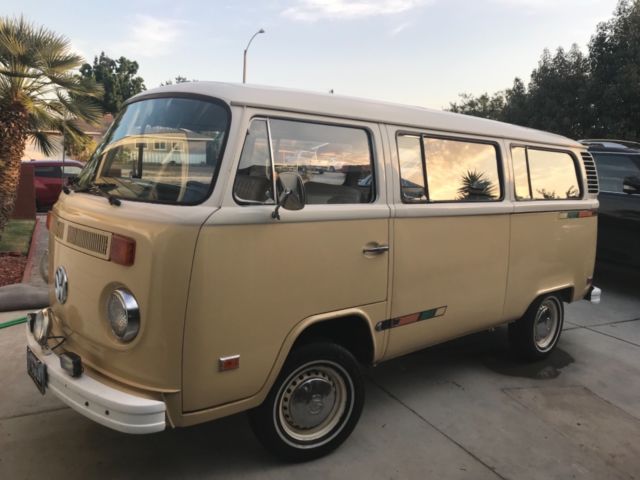 1973 Volkswagen Bus/Vanagon baywindow