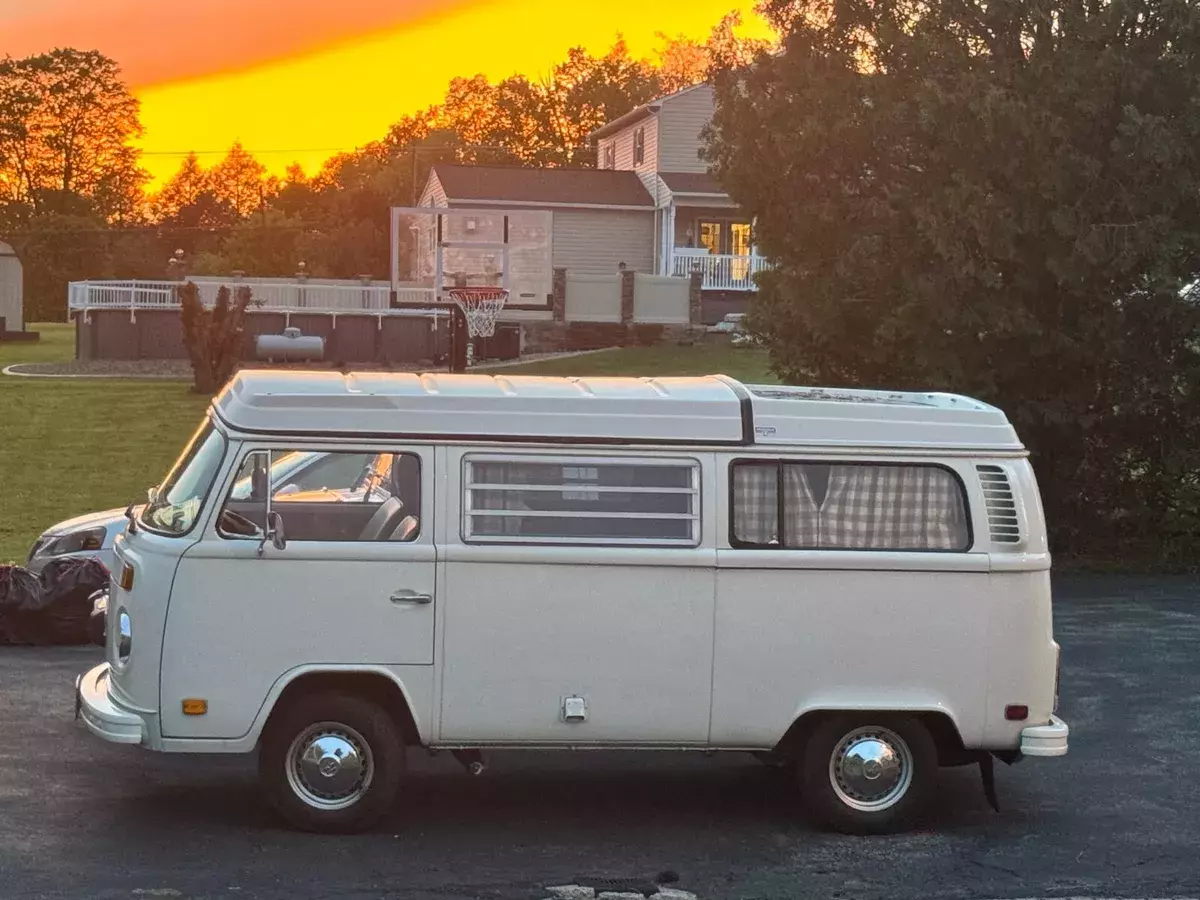 1973 Volkswagen Bus/Vanagon