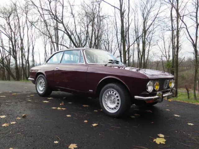 1974 Alfa Romeo Giulia Leather