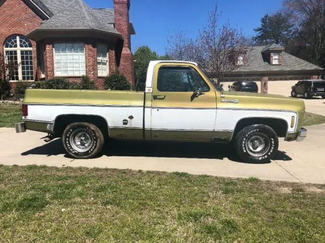 1974 Chevrolet C-10 Custom Deluxe