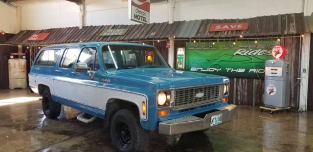 1974 Chevrolet Suburban Custom 4X4