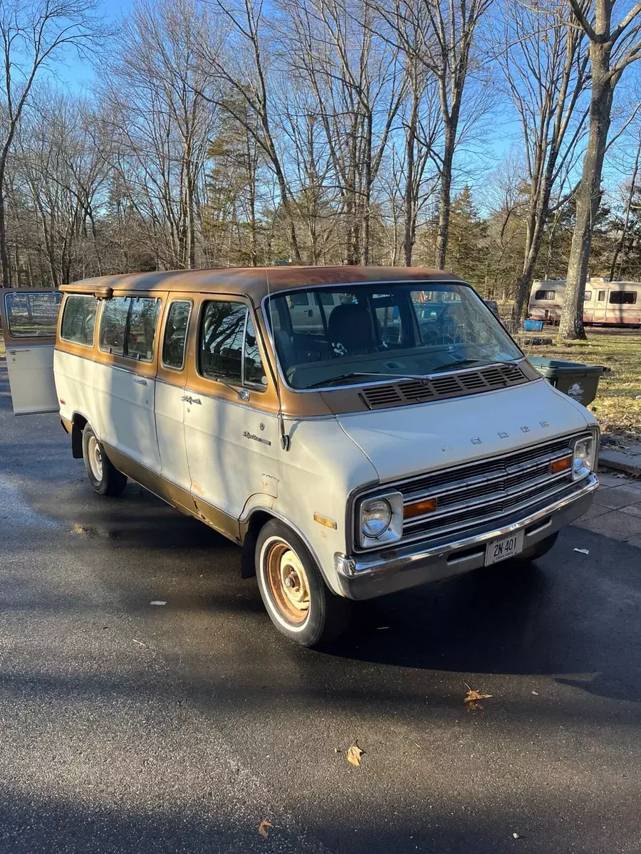 1974 Dodge Ram Van sportsman