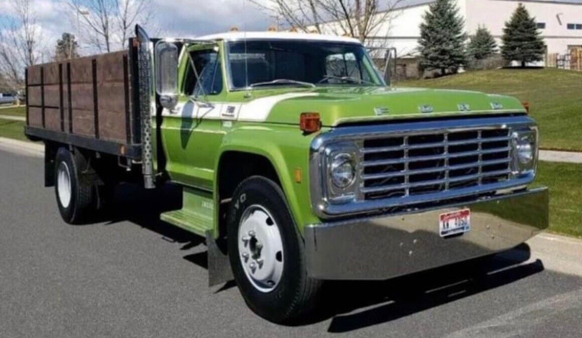 1974 Ford F350 green