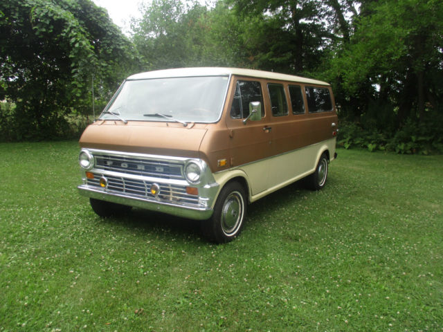 1974 Ford Van Club Wagon Chateau
