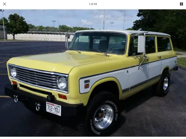 1974 International Harvester Travelall 200 4x4