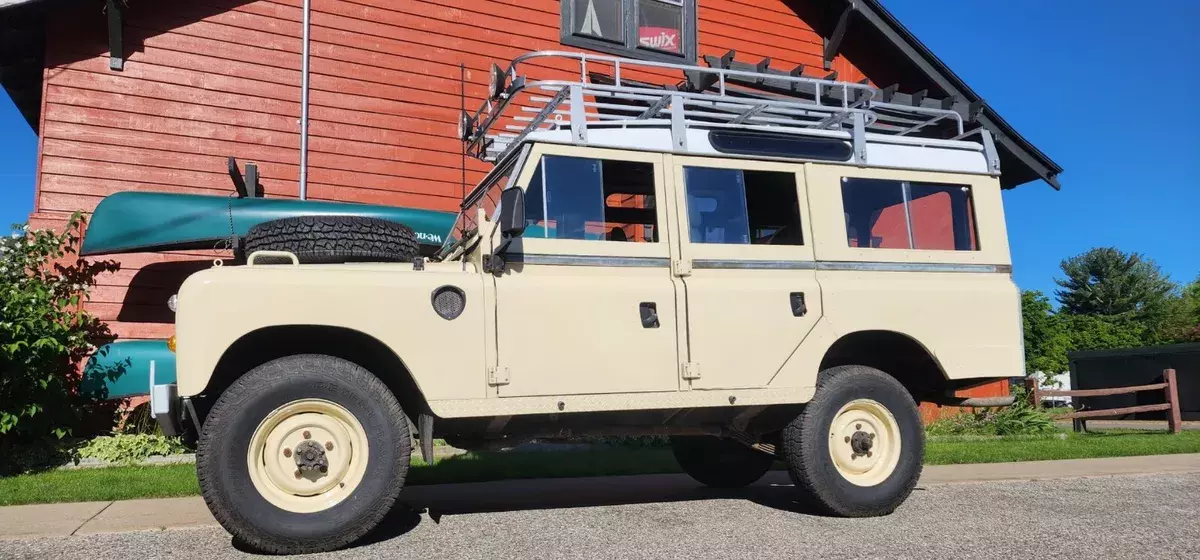 1974 Land Rover Defender