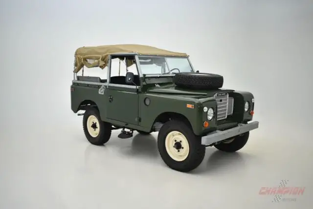 1974 Land Rover 88 Patrol Series III --