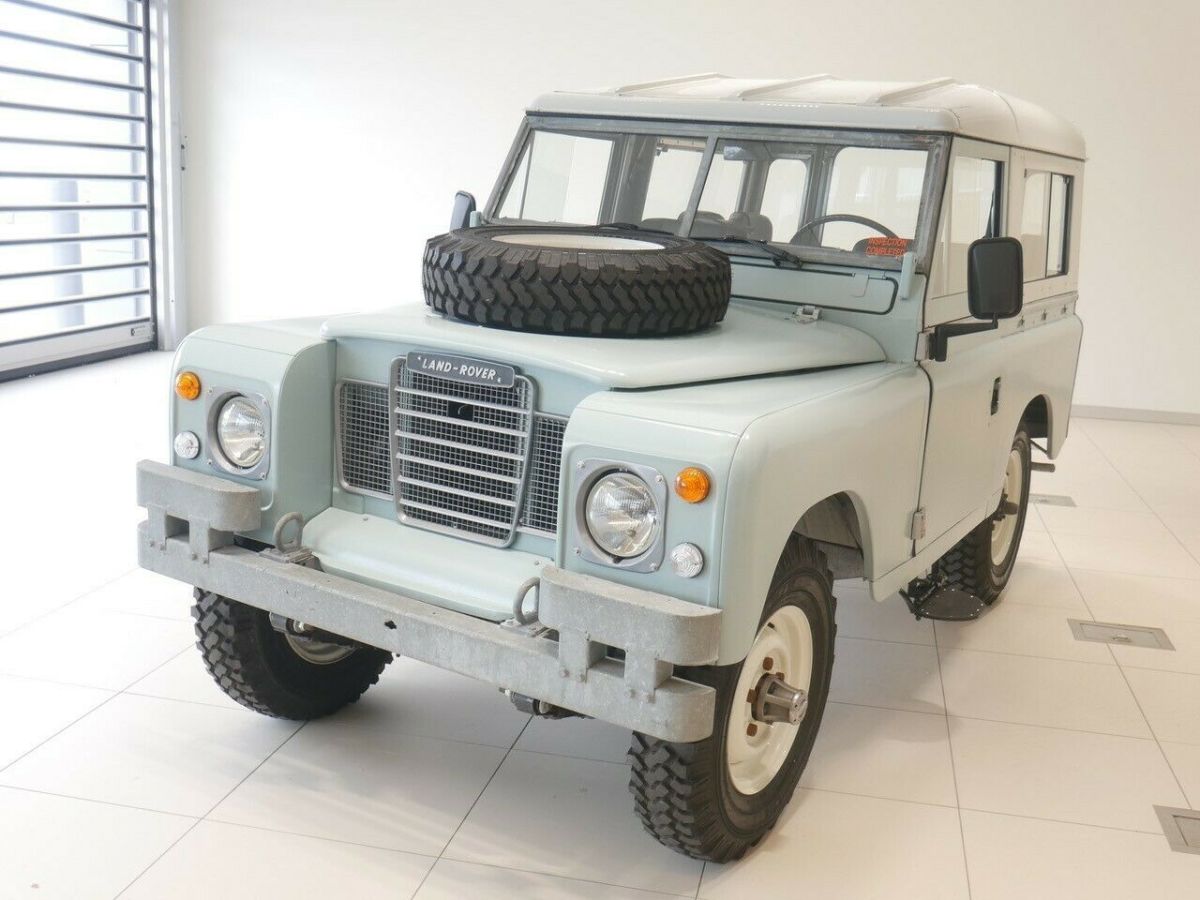 1974 Land Rover Defender