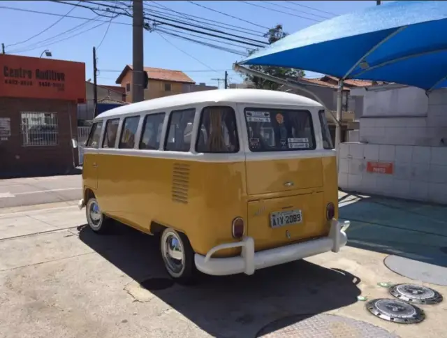 1975 Volkswagen Bus/Vanagon