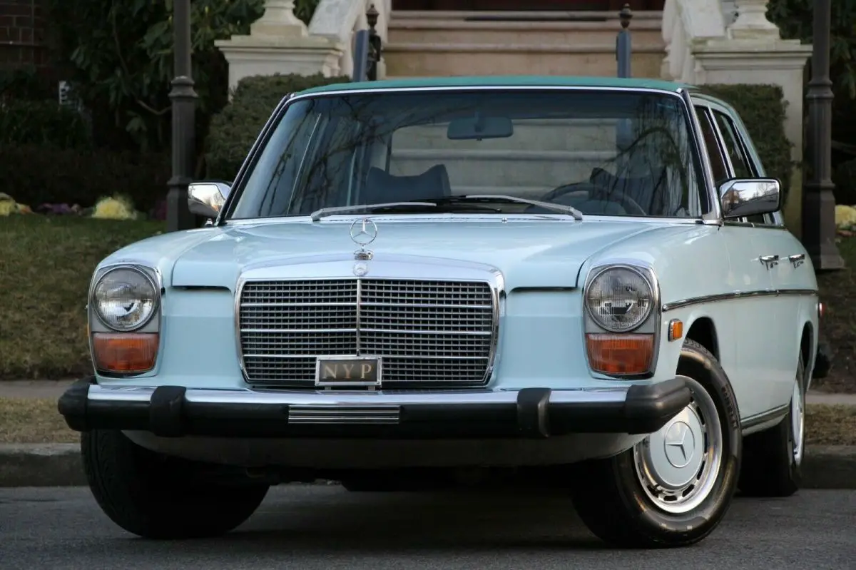 1974 Mercedes-Benz 200-Series 230