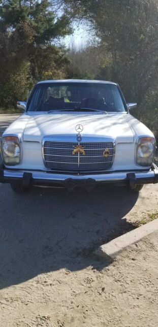 1974 Mercedes-Benz 240D