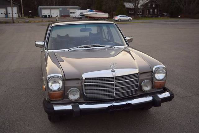 1974 Mercedes-Benz 200-Series sedan