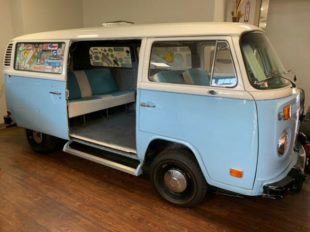 1974 Volkswagen Bus/Vanagon