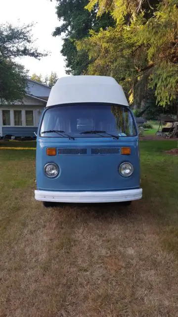 1974 Volkswagen Bus/Vanagon 7 Passenger Van