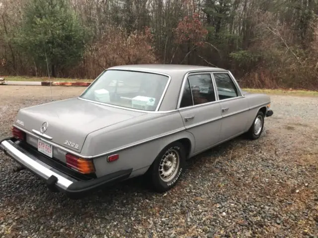 1975 Mercedes-Benz 300-Series